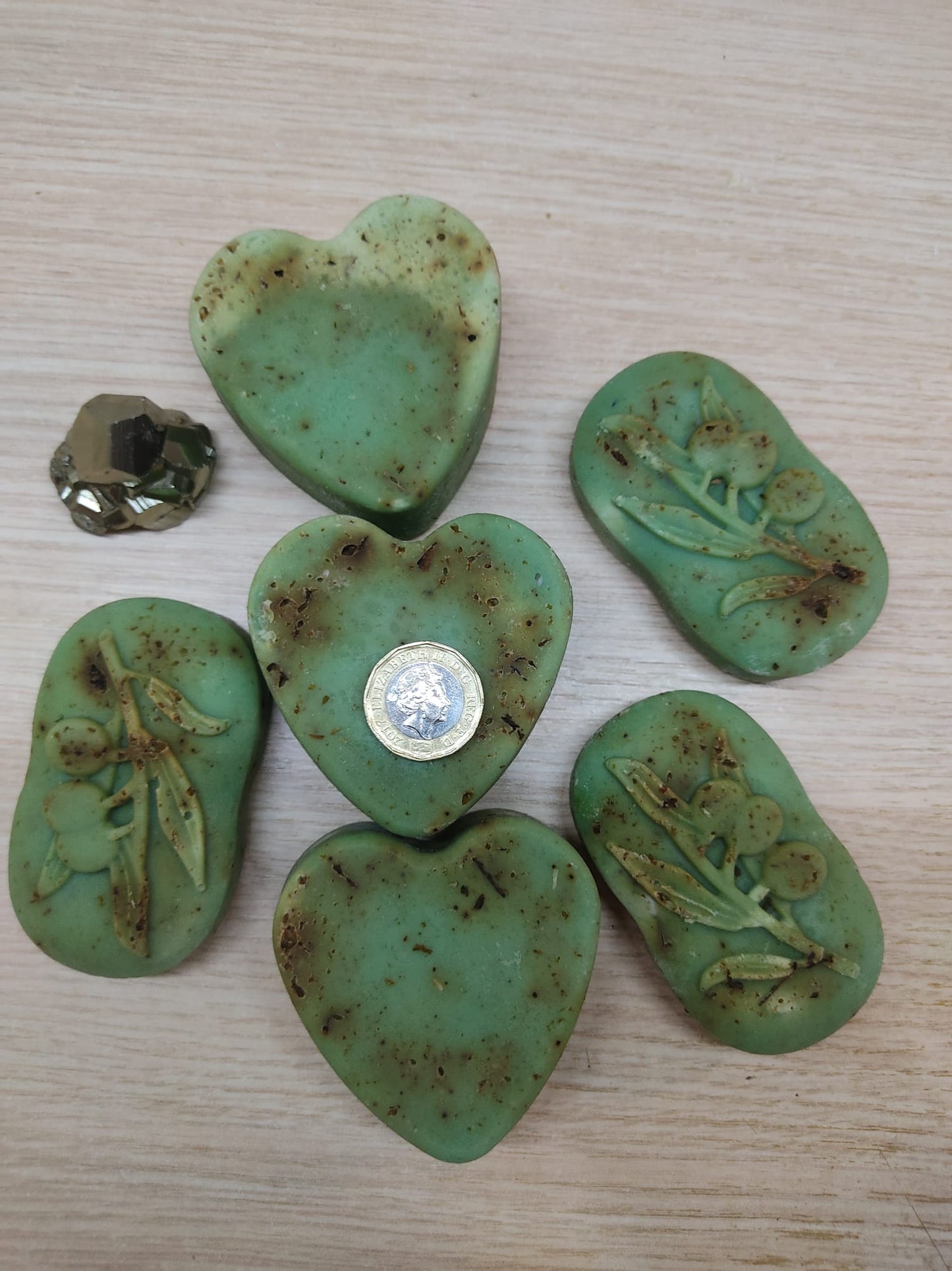 SAPONE MAGICO ATTRAE DENARO,FATTO A MANO con erbe e olii essenziali selezionate per aprire i canali di ABBONDANZA e prosperità,caricato con la fase lunare della LUNA PIENA aprendo le porte ad altre possibilità di GUADAGNO.