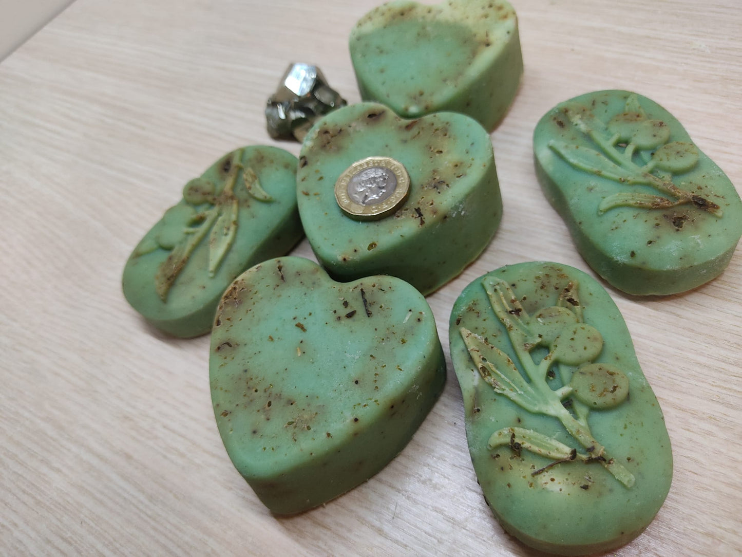 SAPONE MAGICO ATTRAE DENARO,FATTO A MANO con erbe e olii essenziali selezionate per aprire i canali di ABBONDANZA e prosperità,caricato con la fase lunare della LUNA PIENA aprendo le porte ad altre possibilità di GUADAGNO.