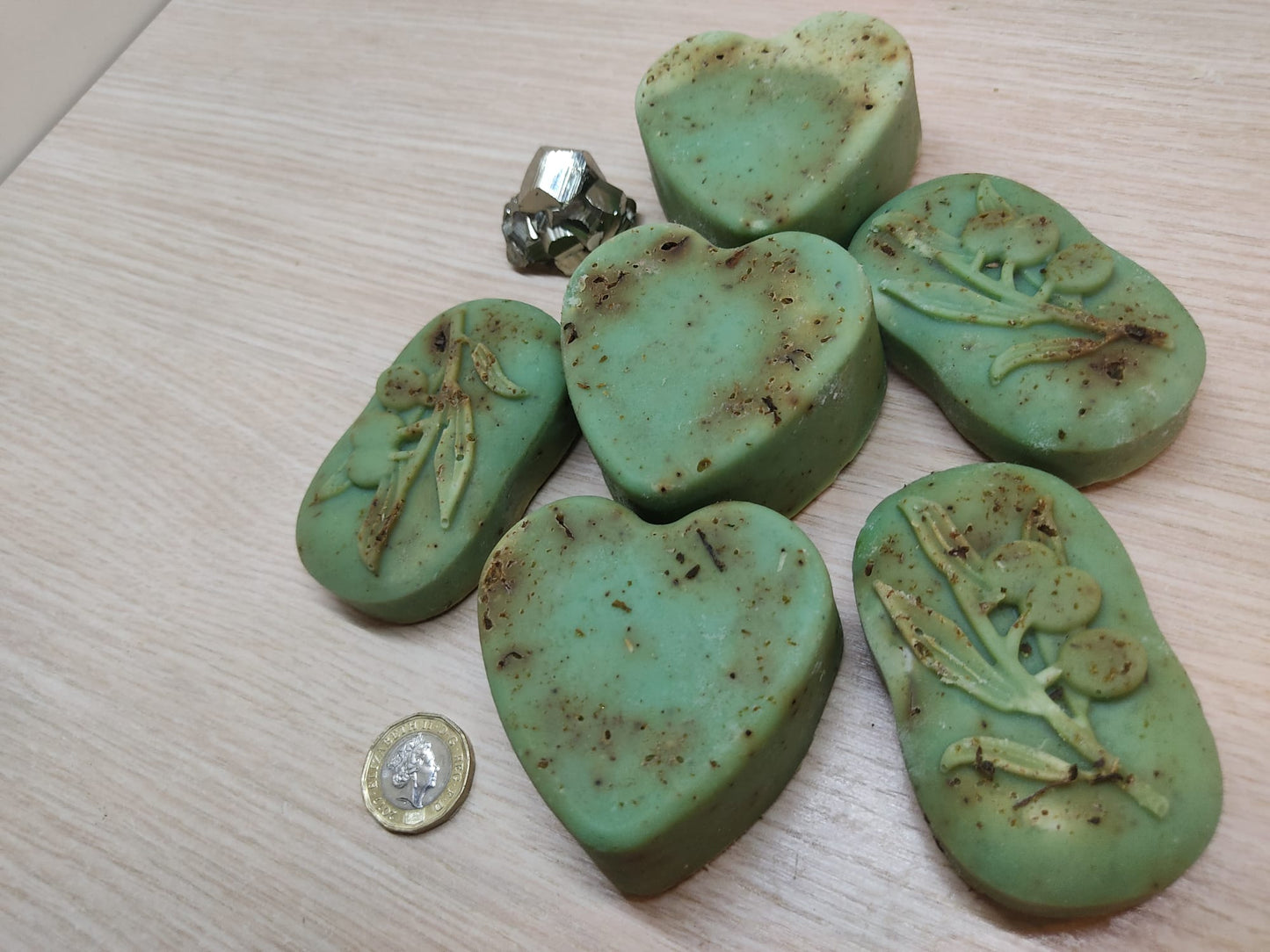 SAPONE MAGICO ATTRAE DENARO,FATTO A MANO con erbe e olii essenziali selezionate per aprire i canali di ABBONDANZA e prosperità,caricato con la fase lunare della LUNA PIENA aprendo le porte ad altre possibilità di GUADAGNO.