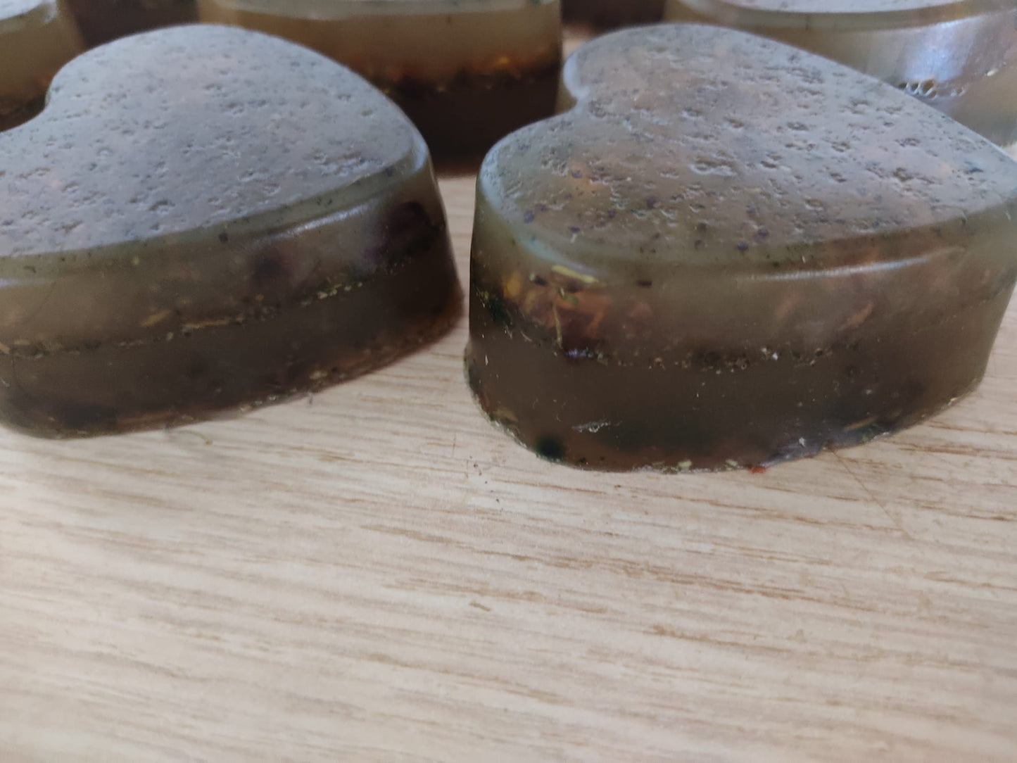 SAPONE MAGICO ATTRAE AMORE, FATTO A MANO realizzato con le erbe e olii essenziali selezionate per aiutare la persona ad apparire più attraente con il SESSO opposto, attira l'attenzione verso di te.