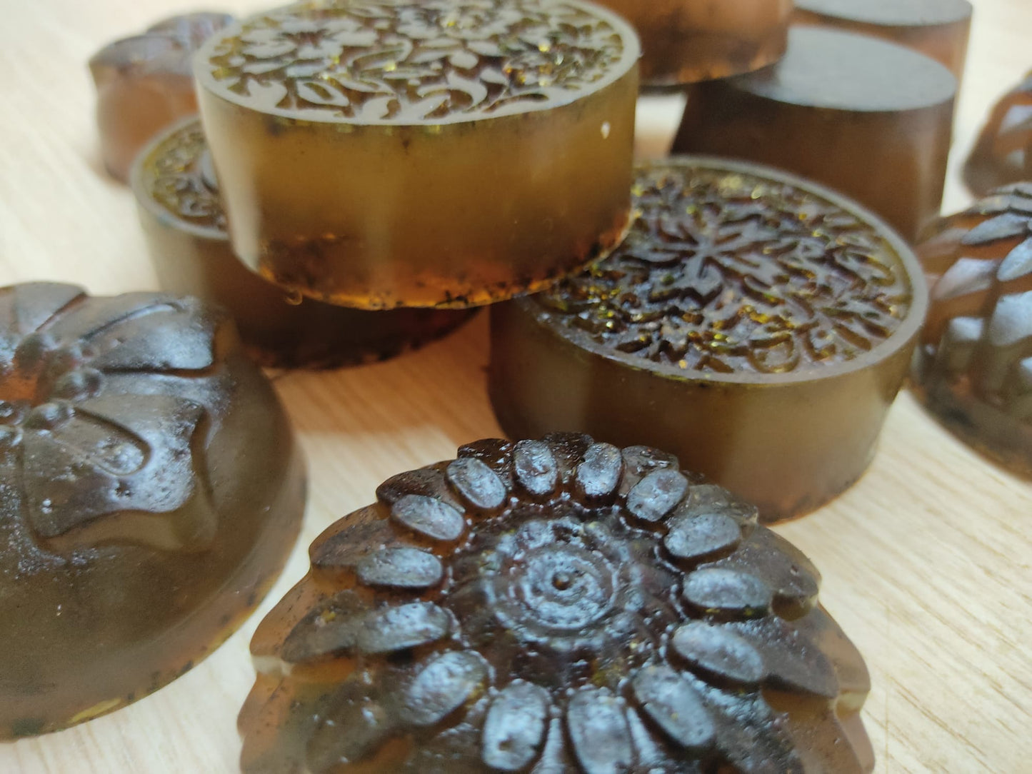 SAPONE MAGICO ATTRAE DENARO,FATTO A MANO con erbe e olii essenziali selezionate per aprire i canali di ABBONDANZA e prosperità,caricato con la fase lunare della LUNA PIENA aprendo le porte ad altre possibilità di GUADAGNO.