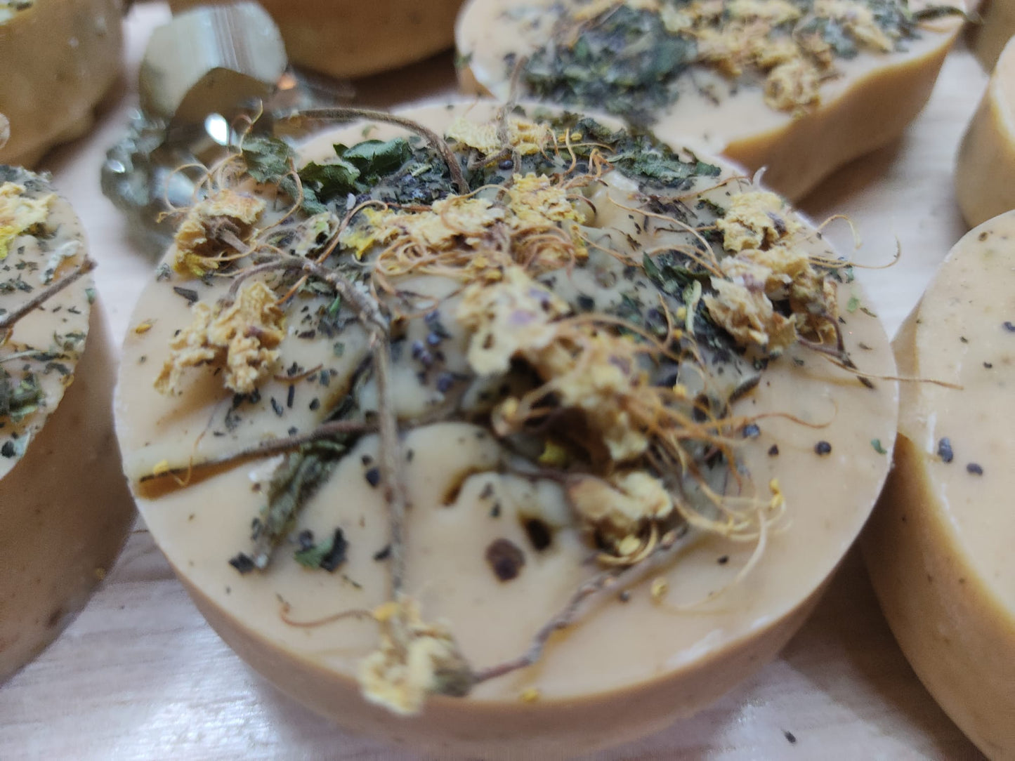 SAPONE MAGICO ATTRAE DENARO,FATTO A MANO con erbe e olii essenziali selezionate per aprire i canali di ABBONDANZA e prosperità,caricato con la fase lunare della LUNA PIENA aprendo le porte ad altre possibilità di GUADAGNO.