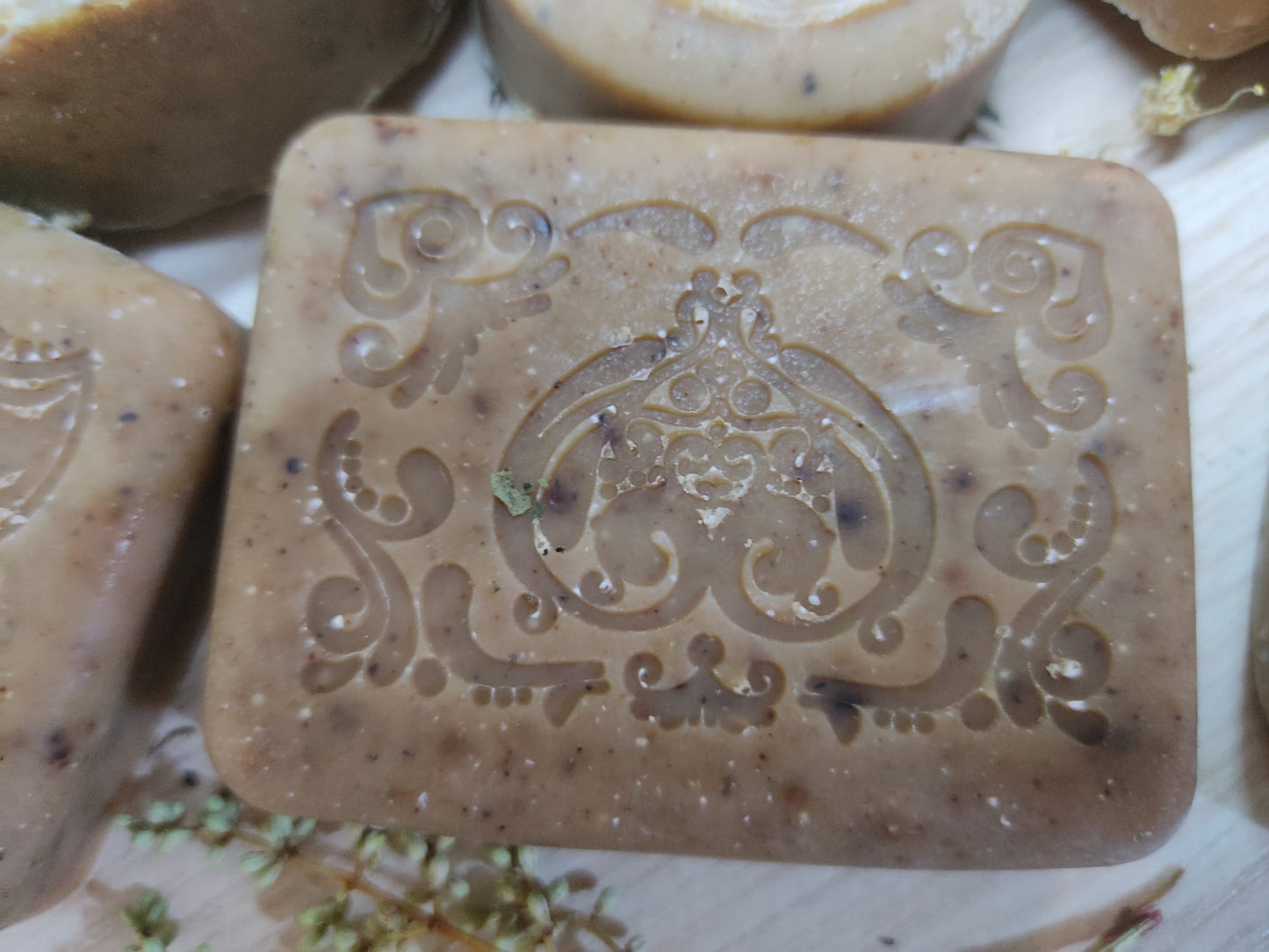 SAPONE MAGICO ATTRAE DENARO,FATTO A MANO con erbe e olii essenziali selezionate per aprire i canali di ABBONDANZA e prosperità,caricato con la fase lunare della LUNA PIENA aprendo le porte ad altre possibilità di GUADAGNO.