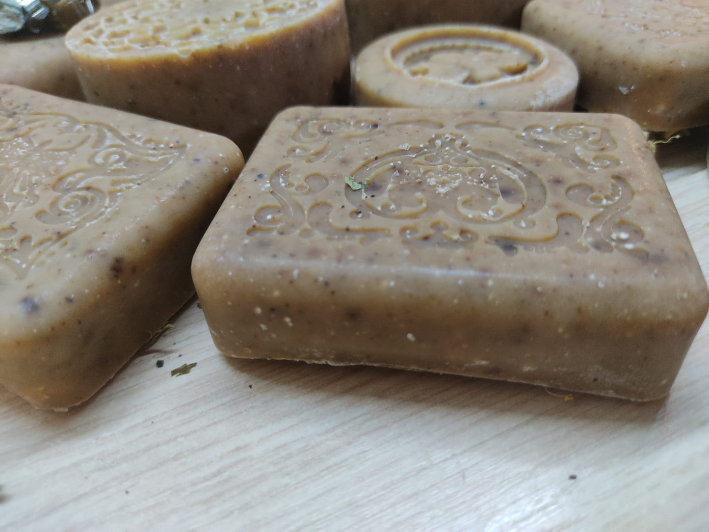 SAPONE MAGICO ATTRAE DENARO,FATTO A MANO con erbe e olii essenziali selezionate per aprire i canali di ABBONDANZA e prosperità,caricato con la fase lunare della LUNA PIENA aprendo le porte ad altre possibilità di GUADAGNO.
