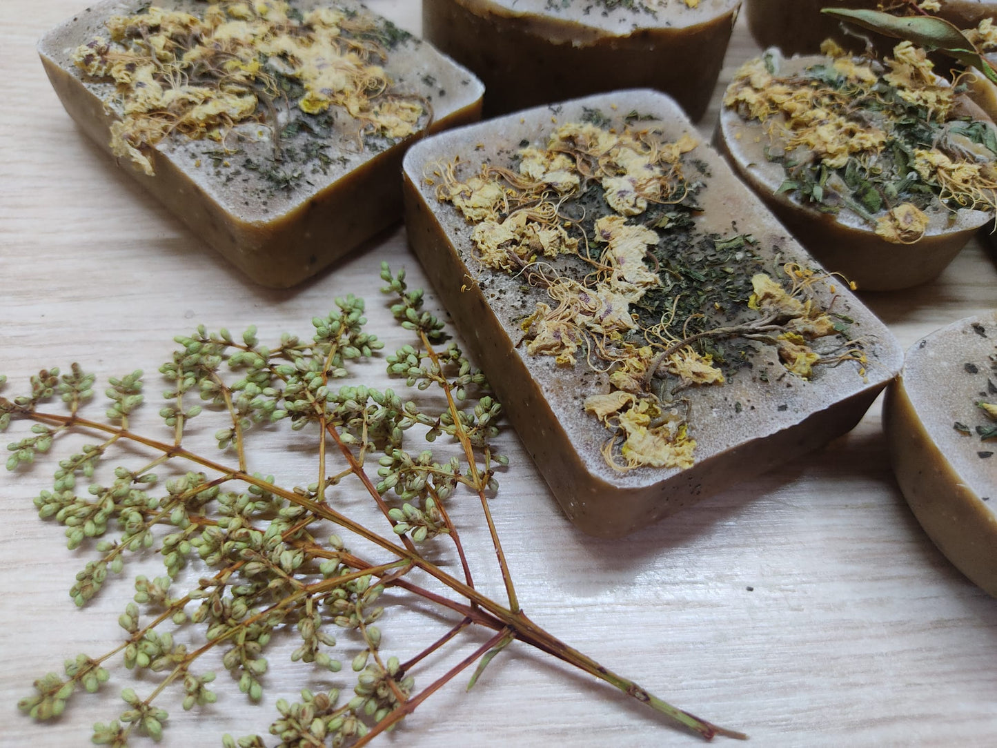 SAPONE MAGICO ATTRAE DENARO,FATTO A MANO con erbe e olii essenziali selezionate per aprire i canali di ABBONDANZA e prosperità,caricato con la fase lunare della LUNA PIENA aprendo le porte ad altre possibilità di GUADAGNO.